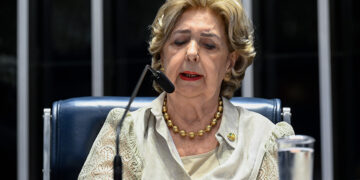 Natural de Brusque, Ivete da Silveira saúda posse do conterrâneo Hermes Klann — Senado Notícias