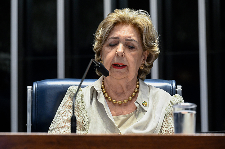 Natural de Brusque, Ivete da Silveira saúda posse do conterrâneo Hermes Klann — Senado Notícias