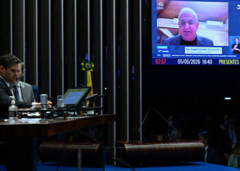 Angelo Coronel defende PEC que reduz alíquota previdenciária dos municípios — Senado Notícias