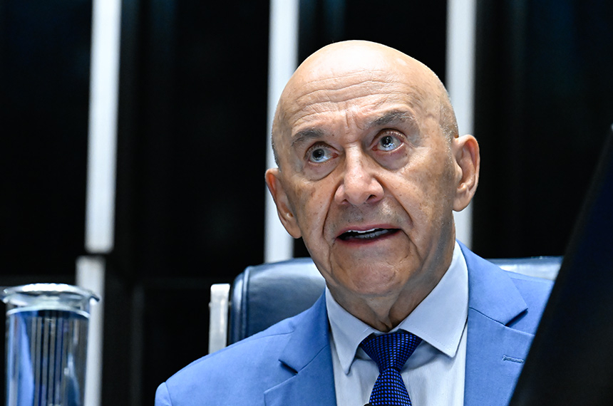 Confúcio Moura alerta para alto endividamento das famílias brasileiras — Senado Notícias