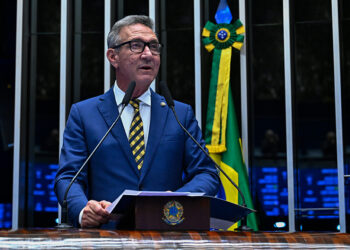 Lucas Barreto propõe apoio a estados impactados pela exploração de petróleo — Senado Notícias