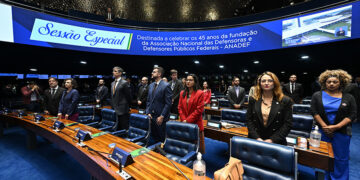 Sessão destaca importância da Defensoria Pública da União — Senado Notícias