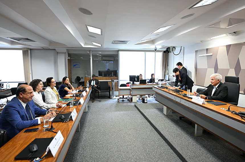 Debate aponta educação profissional como vetor de desenvolvimento econômico — Senado Notícias
