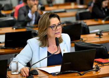 CMA aprova penas mais duras para quem maltratar animais; texto vai à CCJ — Senado Notícias