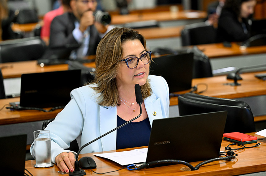 CMA aprova penas mais duras para quem maltratar animais; texto vai à CCJ — Senado Notícias
