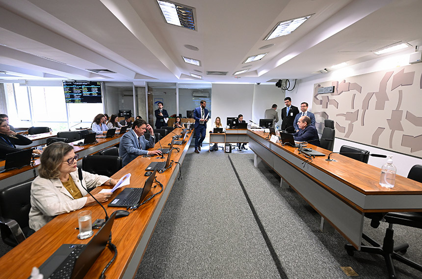 Regulamentação de protesista e ortesista ortopédico vai a Plenário — Senado Notícias