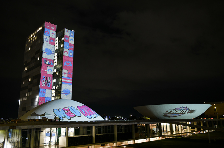 Projeção no Congresso homenageia Dia Nacional do Orgulho Trans e Travesti — Senado Notícias
