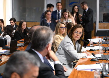 Vai à Câmara projeto que inclui no SUS vacina nonavalente contra HPV — Senado Notícias