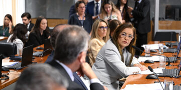Vai à Câmara projeto que inclui no SUS vacina nonavalente contra HPV — Senado Notícias