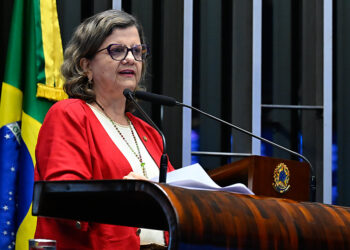 Teresa Leitão defende soberania nacional sobre minerais críticos e terras-raras — Senado Notícias