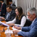 Comissão aprova reajuste do piso salarial dos professores da educação básica — Senado Notícias