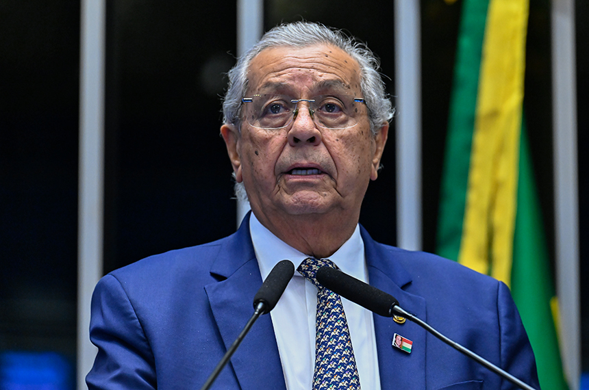 Jayme Campos defende educação de qualidade — Senado Notícias