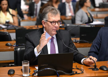 Comissão de Assuntos Sociais aprova redução do uso de chumbo em tintas — Senado Notícias