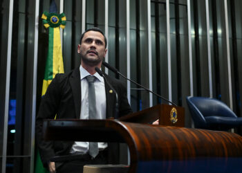 Cleitinho critica projeto que facilita pagamento de dívidas partidárias — Senado Notícias