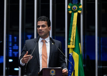 Senador Irajá defende fim da escala 6×1 — Senado Notícias