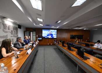 Audiência pública alerta para importância do diagnóstico precoce do glaucoma — Senado Notícias