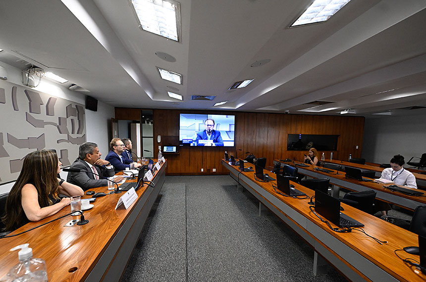 Audiência pública alerta para importância do diagnóstico precoce do glaucoma — Senado Notícias