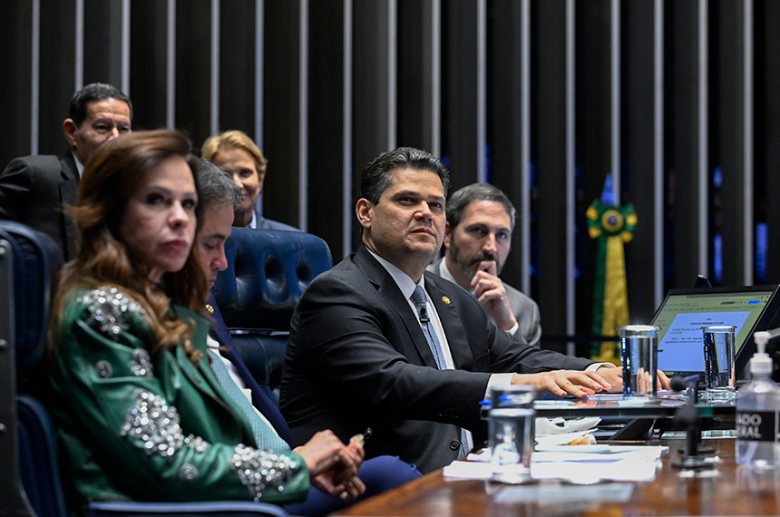 Projeto que mantém benefícios tributários para o Terceiro Setor vai à Câmara — Senado Notícias