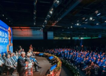 Lula sinaliza apoio a setores para redução da jornada 6×1