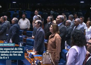 Vídeo: Sessão especial é marcada pela defesa da redução da jornada de trabalho
