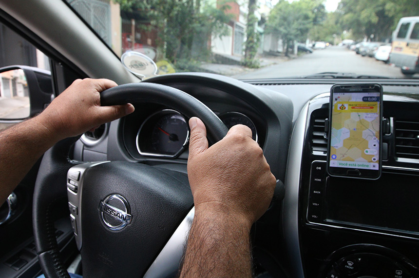Medida provisória libera financiamento para motoristas de aplicativo e taxistas — Senado Notícias