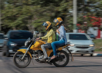 Medida Provisória simplifica regras para atividade de mototaxistas — Senado Notícias