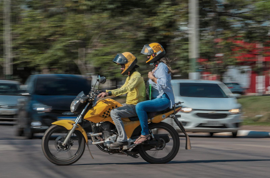 Medida Provisória simplifica regras para atividade de mototaxistas — Senado Notícias