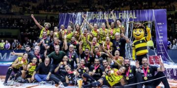 Praia Clube bate Minas e fatura título da Superliga Feminina de vôlei