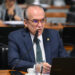 Aprovado projeto que aumenta piso salarial de médicos e dentistas — Senado Notícias