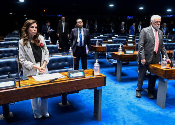 Projeto que aumenta prazo para denúncia de violência doméstica vai à sanção — Senado Notícias