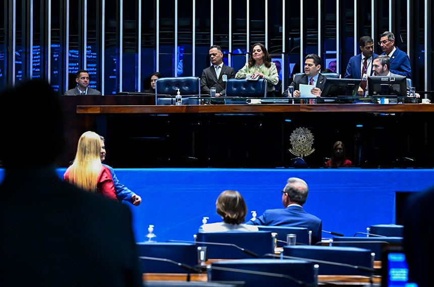 Plenário aprova homenagens à Unicamp e ao Teste do Pezinho — Senado Notícias