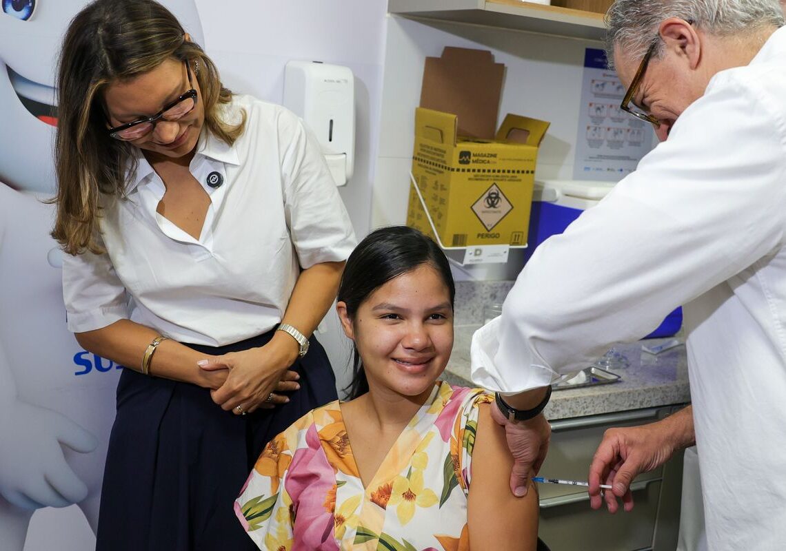 Brasil vacina mais de 1 milhão de gestantes contra VSR em bebês