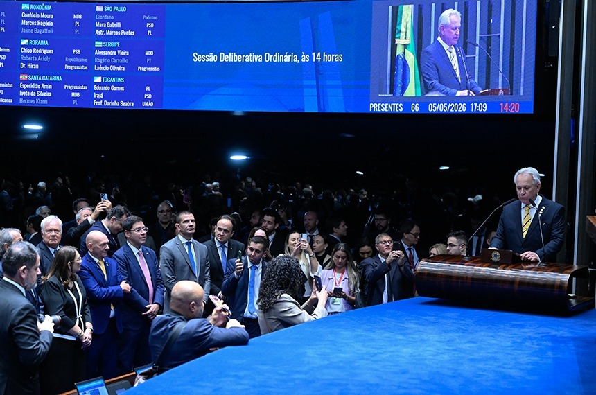 Hermes Klann toma posse como senador por Santa Catarina — Senado Notícias
