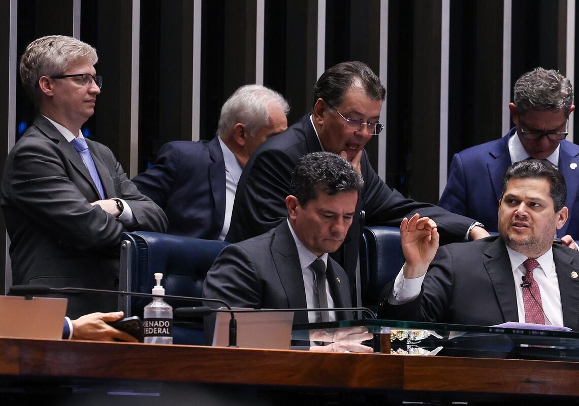 Senado aprova uso do Fundo do Pré-Sal para dívidas do agro