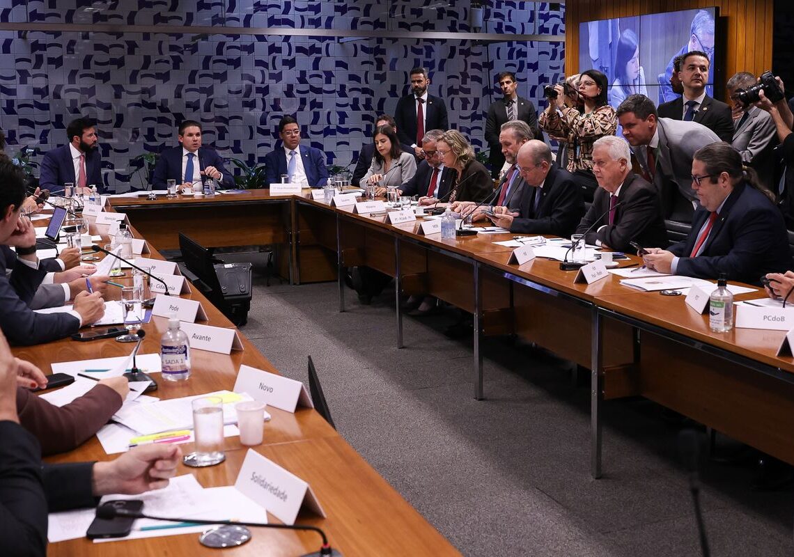 Câmara: governo retira urgência do fim da escala 6×1 e destrava pauta