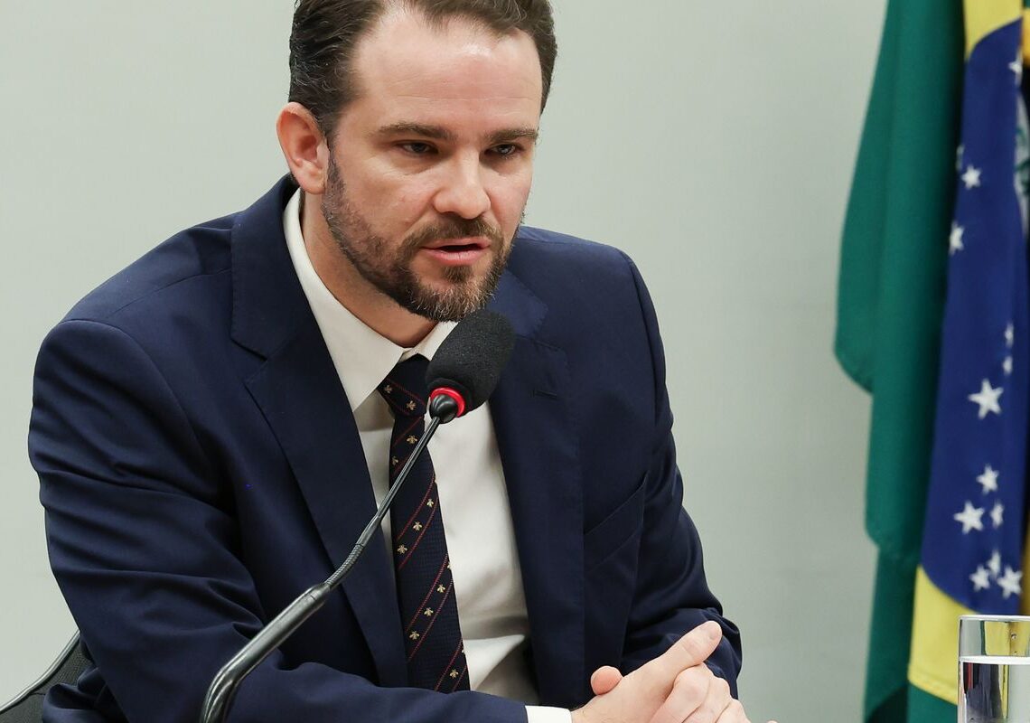 Durigan critica PEC que dá autonomia ao BC por criar “novo Poder”