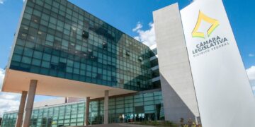 Deputados Distritais do DF extinguem jornada 6×1 de terceirizados
