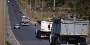 Senado avalia MP sobre piso do frete e anistia por bloqueio de estradas — Senado Notícias