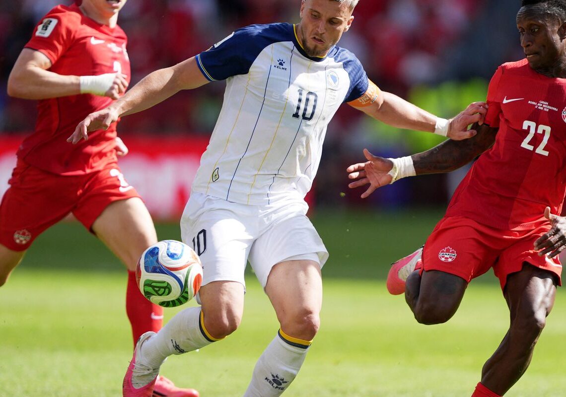 Canadá e Bósnia ficam no empate na estreia na Copa: 1 a 1