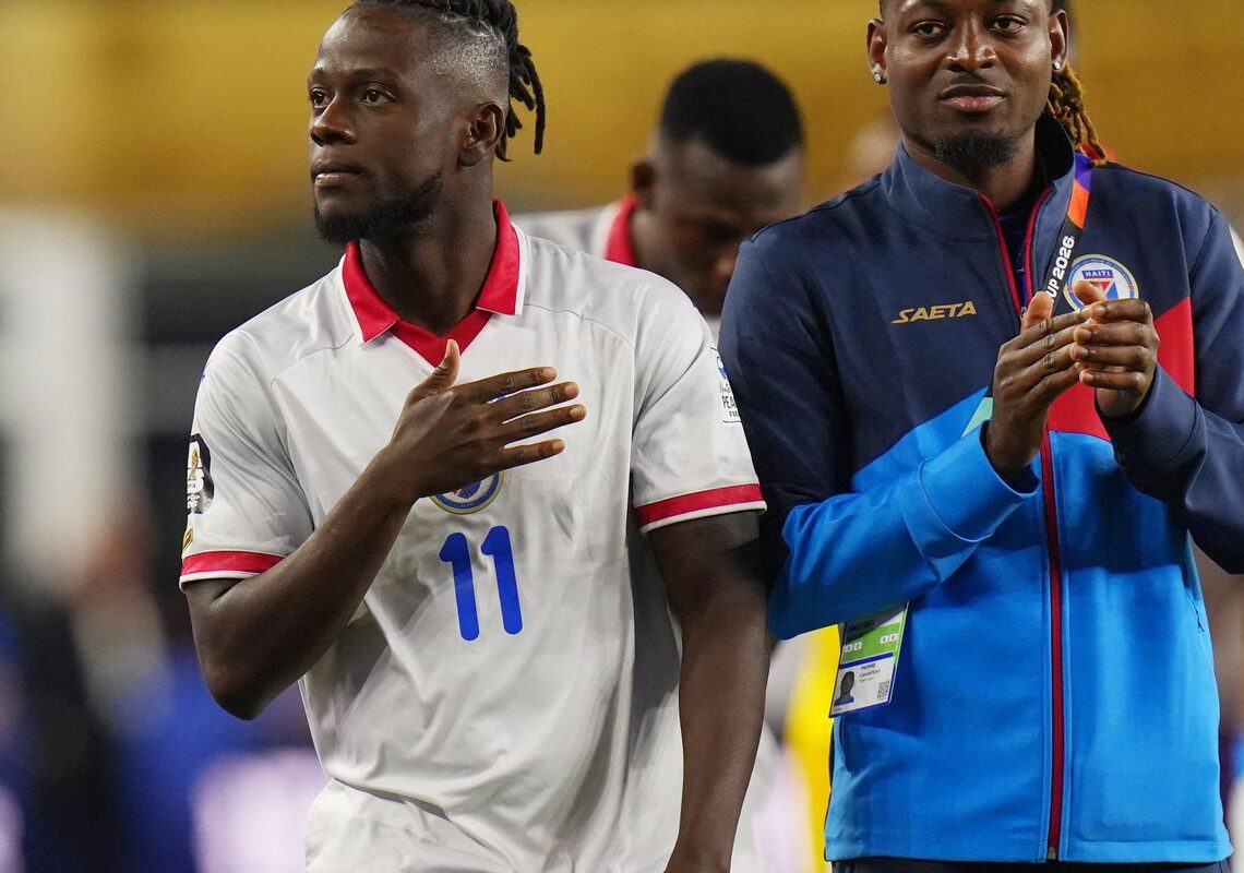 Rival do Brasil na Copa, Haiti celebra a esperança em meio à crise