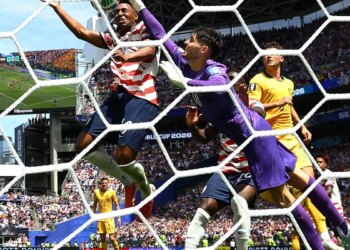 Estados Unidos batem a Austrália e ficam perto da classificação