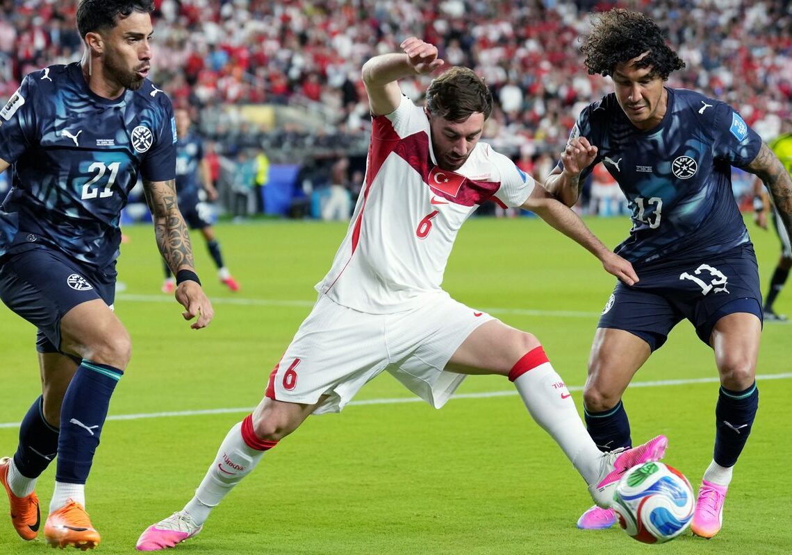 Paraguai vence por 1 a 0 e elimina Turquia no grupo D da Copa