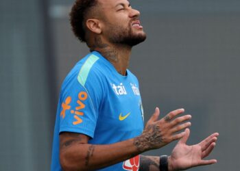 Neymar treina sem restrições com o grupo pelo segundo dia seguido