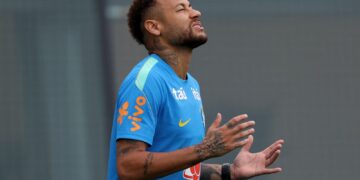 Neymar treina sem restrições com o grupo pelo segundo dia seguido