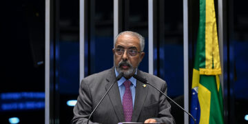 Paim celebra aprovação na Câmara das 40 horas semanais e apoia fim da escala 6×1 — Senado Notícias