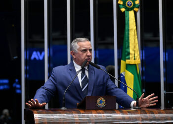 Izalci propõe livre negociação da jornada semanal e ampliação do teletrabalho — Senado Notícias