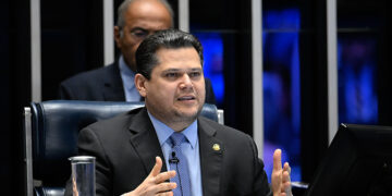 PEC da escala 6×1 não irá diretamente para o Plenário do Senado, diz Davi — Senado Notícias