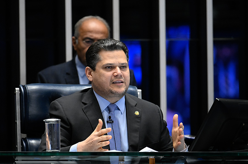 PEC da escala 6×1 não irá diretamente para o Plenário do Senado, diz Davi — Senado Notícias
