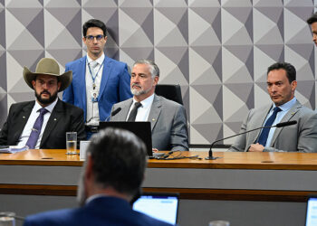 Instalada comissão que vai analisar MP sobre piso mínimo do frete — Senado Notícias
