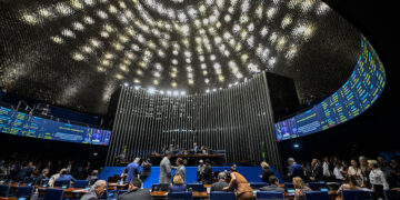 Rede de comunicação de MT e federação de fomento comercial serão homenageadas — Senado Notícias